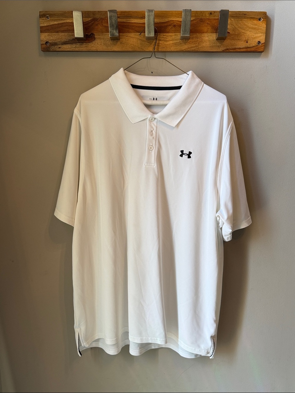 Under Armour - Men’s White XXL Polo with Black Logo